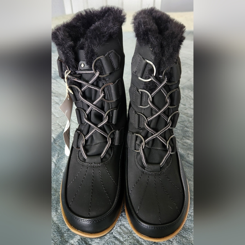 NWOT JBU Boots With Faux Fur